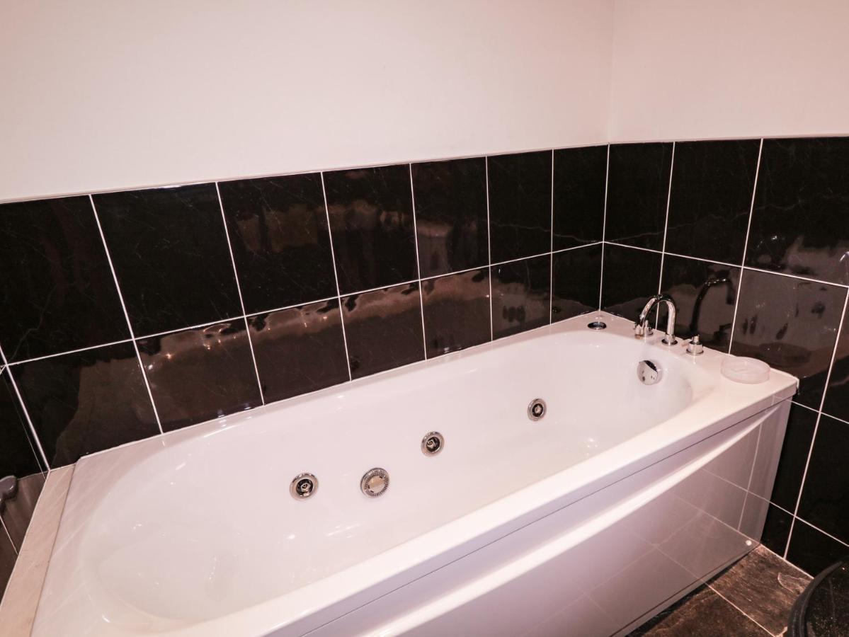 Fersit Log Cottage Roybridge Zewnętrze zdjęcie